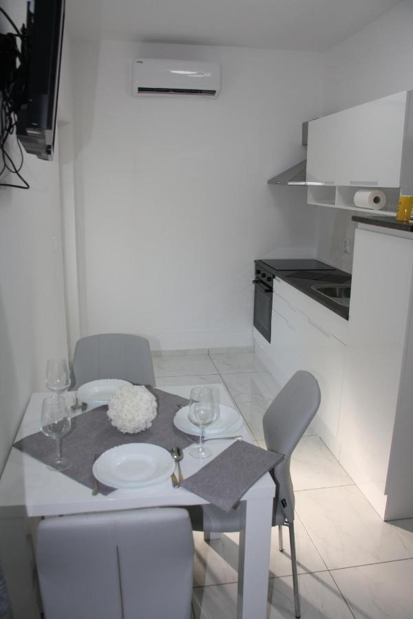 Lea Appartement Šibenik Buitenkant foto