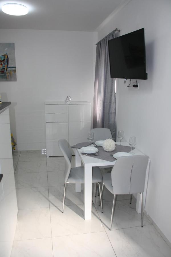 Lea Appartement Šibenik Buitenkant foto