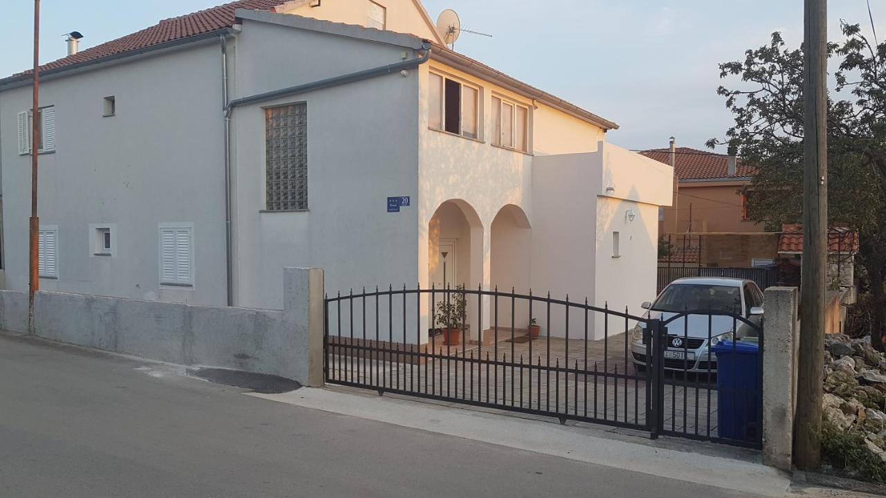 Lea Appartement Šibenik Buitenkant foto