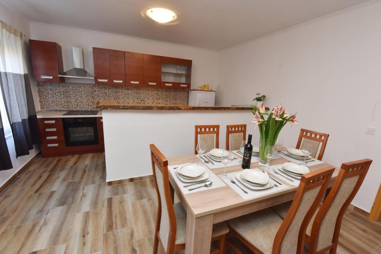 Lea Appartement Šibenik Buitenkant foto