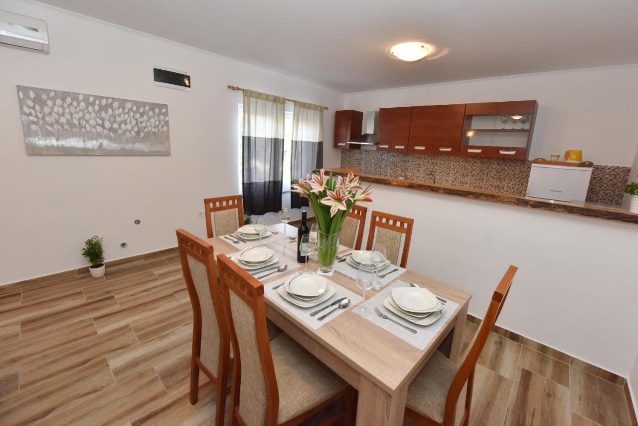 Lea Appartement Šibenik Buitenkant foto
