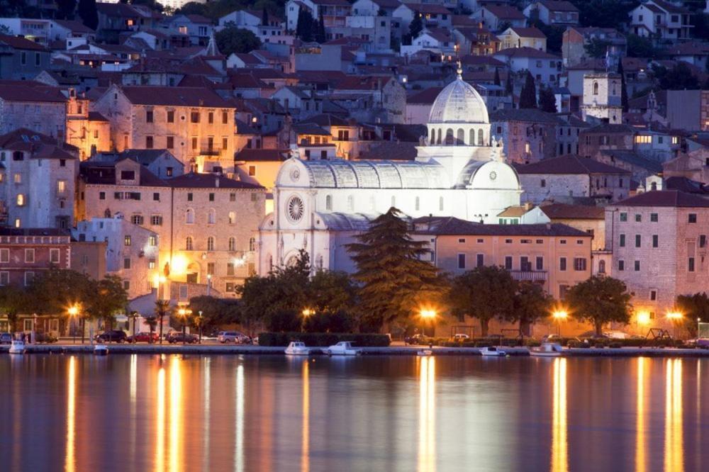 Lea Appartement Šibenik Buitenkant foto